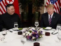 Toàn cảnh cuộc gặp đầu tiên của Tổng thống Mỹ Donald Trump và Chủ tịch Triều Tiên Kim Jong-un tại Hà Nội