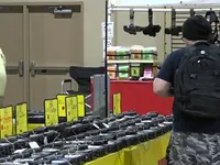 New Zealand: Chủ cửa hàng xác nhận bán 4 khẩu súng gây án cho hung thủ