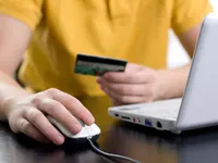 Phái mạnh 'nghiện' mua sắm trực tuyến chẳng kém nữ giới