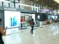 Cơn sốt săn hàng Huawei giá rẻ ở nhiều nước