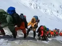 Mùa leo núi chết chóc trên đỉnh Everest