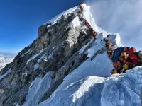 Số người thiệt mạng khi leo Everest tăng lên 11 người