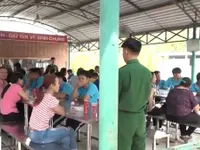 Gia đình, cộng đồng phối hợp đưa người nghiện đi cai