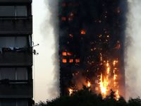 Nạn nhân vụ cháy tháp Grenfell (Anh) kiện các công ty Mỹ