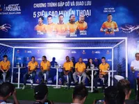 Vietnamese fans meet football legends in HCM City
