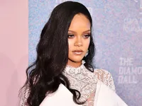 Rihanna trở thành nữ nhạc sĩ giàu nhất thế giới