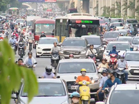 Hà Nội loay hoay tìm giải pháp giảm ùn tắc giao thông