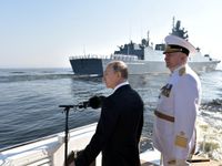 Tổng thống Putin tham dự duyệt binh Hải quân Nga