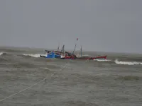 Chìm tàu cá, 5 thuyền viên mất tích