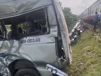 Tàu hỏa tông ôtô ở Bình Thuận, 3 người chết