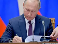 Putin signs bill to suspend INF participation