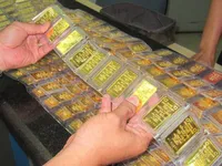 Giá vàng vượt mốc 42 triệu đồng/lượng