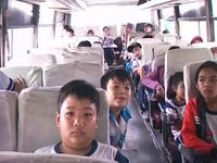 TP.HCM: Tỷ lệ học sinh đi xe bus còn quá thấp