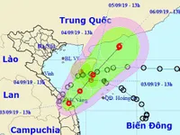 Áp thấp nhiệt đới quay ra Biển Đông