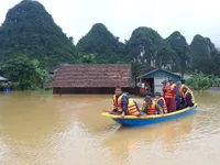 Lũ chia cắt nhiều nơi ở Quảng Bình, Quảng Trị