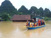 Thương lắm miền Trung ơi: Khi nước mắt hòa cùng nước lũ!