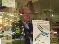 Pháp: Khí cười bán tràn lan, phụ huynh lo trẻ bị ngộ độc