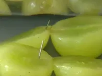 Needles found in bag of grapes in Australia