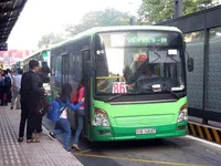 Lượng khách đi xe bus sụt giảm