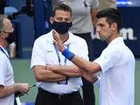 Djokovic disqualified from US Open after striking line judge with ball