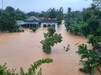 Thủ tướng: Tập trung toàn lực đảm bảo an toàn tính mạng, hạn chế thiệt hại của người dân vùng mưa bão