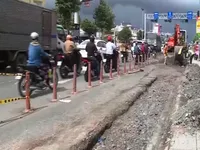 Cần Thơ khẩn trương khắc phục đường giao thông hư hỏng do triều cường