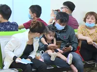 Trông trẻ online trong thời 'nô lệ số'