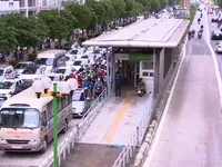 Bất hợp lý việc tạo làn riêng cho bus nhanh BRT