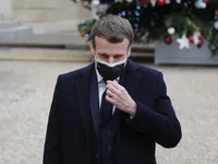 Tổng thống Pháp Emmanuel Macron mắc COVID-19