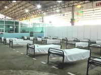 Thái Lan dựng bệnh viện dã chiến ứng phó với làn sóng COVID-19 mới