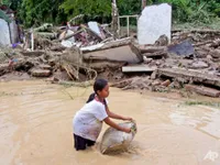 Lũ lụt ở Indonesia, nhiều người thiệt mạng, hàng chục nghìn ngôi nhà chìm trong nước