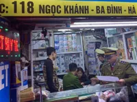Hà Nội xử lý 16 cửa hàng, 2 cá nhân đội giá khẩu trang “chặt chém” khách hàng
