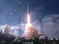 SpaceX bắt đầu bán vé bay vào vũ trụ