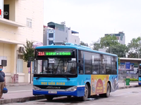 Đảm bảo giãn cách an toàn trên xe bus để phòng dịch COVID-19