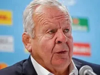 Beaumont re-elected as World Rugby chairman