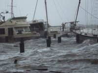 Bão nhiệt đới Hanna đe dọa gây ra lũ quét ở bờ biển Texas, Mỹ