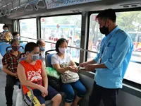 Xe bus Hà Nội chủ động phòng chống dịch