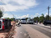 Tai nạn liên hoàn ở Phú Quốc: 3 xe ô tô 'làm xiếc', hơn 40 du khách hú vía thoát nạn