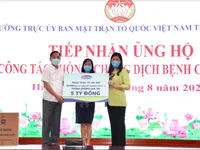 Vinamilk ủng hộ 8 tỷ đồng cho Hà Nội và 3 tỉnh miền Trung chống dịch COVID-19