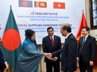Việt Nam trao tặng vật tư y tế trị giá 60.000 USD hỗ trợ Bangladesh, Sri Lanka chống COVID-19
