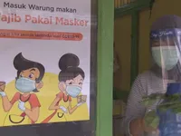 Tại sao Indonesia không tiêm vaccine COVID-19 cho nhóm người cao tuổi trước?