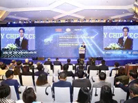 Promoting cashless payments to boost internet economy