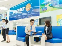 VN stocks slide, Bảo Việt shares soar on buy-in offer