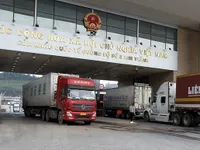 Vehicles to be banned through Lào Cai-Hekou international border gate