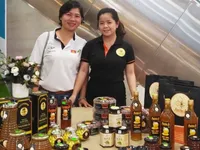 Sweet start-up brings Central Highlands honey to the world