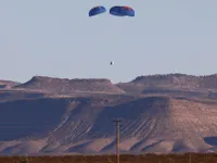 Blue Origin kết thúc chuyến bay thứ ba đưa người vào vũ trụ