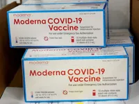 Mỹ mua thêm 200 triệu liều vaccine, đẩy nhanh tốc độ tiêm chủng cho người dân