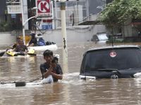 Lũ lụt nghiêm trọng ở thủ đô Jakarta của Indonesia, 5 người thiệt mạng