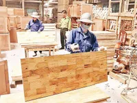 Giá nguyên phụ liệu ngành gỗ tăng cao