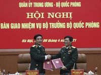 Bàn giao nhiệm vụ Bộ trưởng Bộ Quốc phòng